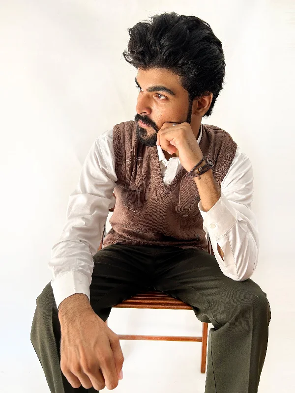 Bargain Blast Brown Sleeveless Sweater for Men SH MSW13