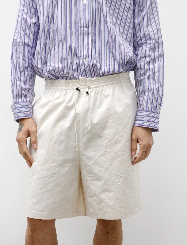 Closeout Deal Knee Shorts White