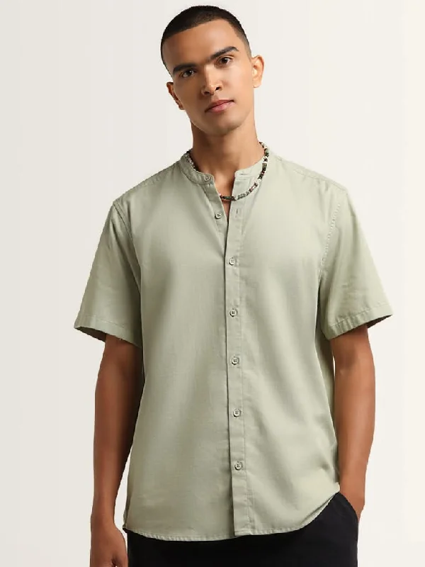 Last Chance ETA Sage Solid Resort Fit Shirt