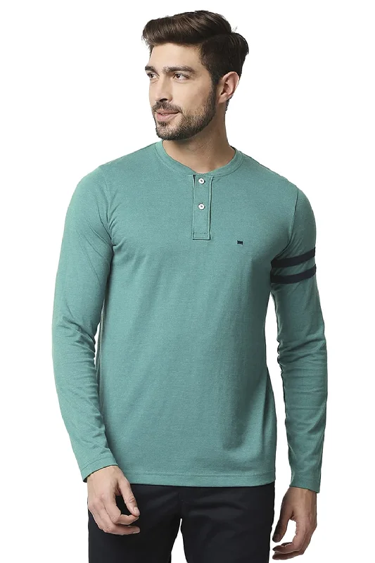 Muscle Fit Henley T-shirt