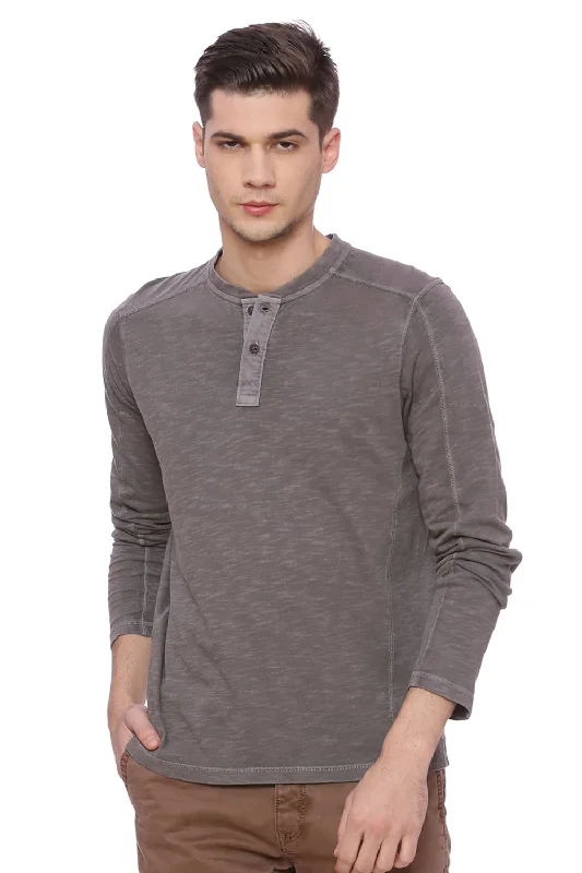 Muscle Fit Henley T Shirt