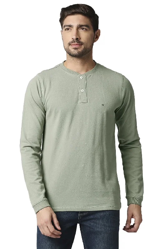 Muscle Fit Henley T-shirt