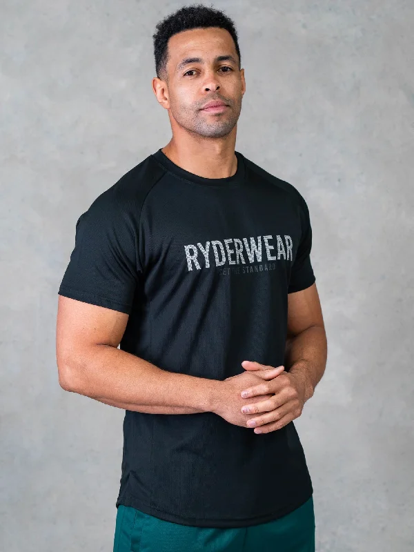 Unwind with Weekend Discounts Legacy Mesh T-Shirt - Black